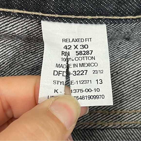 Faded Glory, Black Relaxed Fit Jeans. Size 42x30. In excellent condition! - Picture 6 of 6